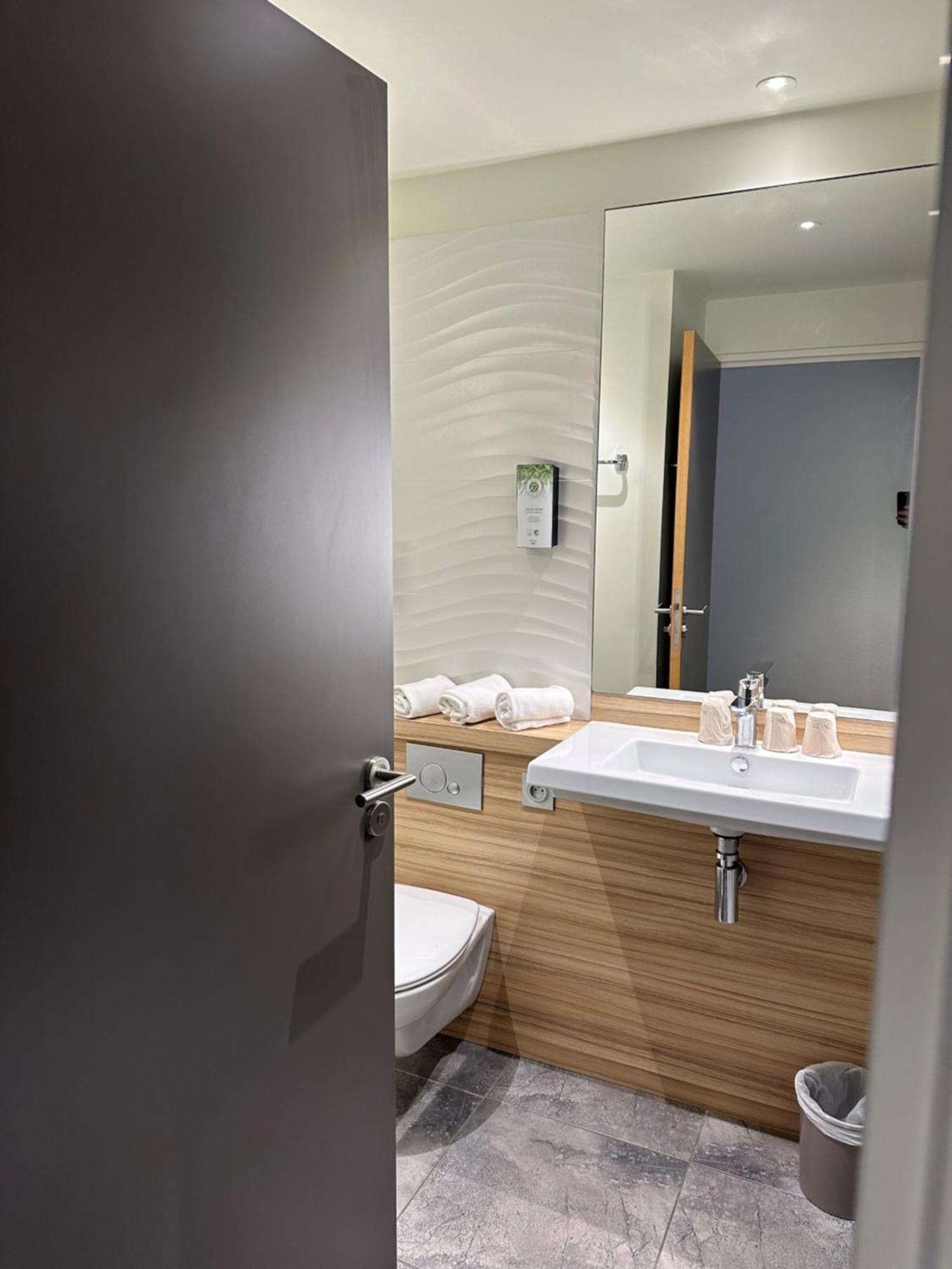 Standard Triple Room,1613444260:JPEG